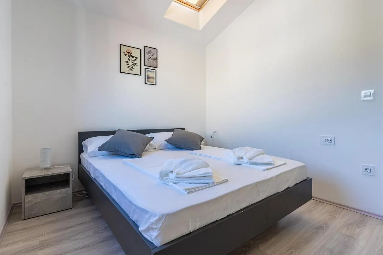 Sunrise Island Loft Apartment Cres